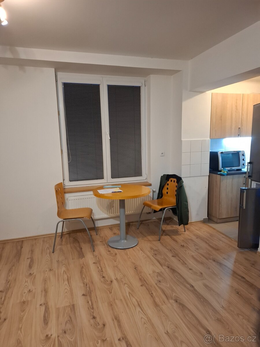 1+1 - Dolny Mecholupy